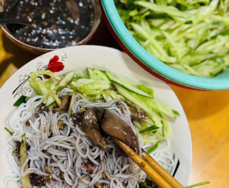 Bún mắm mực