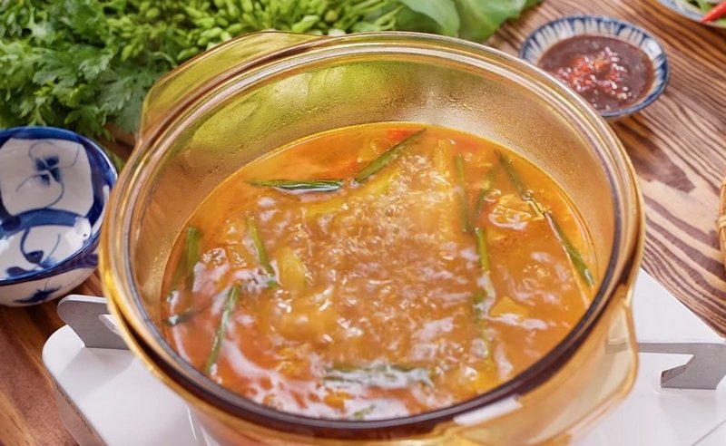 Bước 2: Chuẩn bị nước lẩu