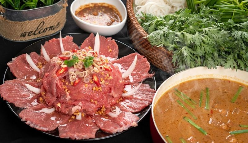 Cách Làm Lẩu Bò Nhúng Mắm Ruốc Tươi Mát, Đậm Đà Chuẩn Vị