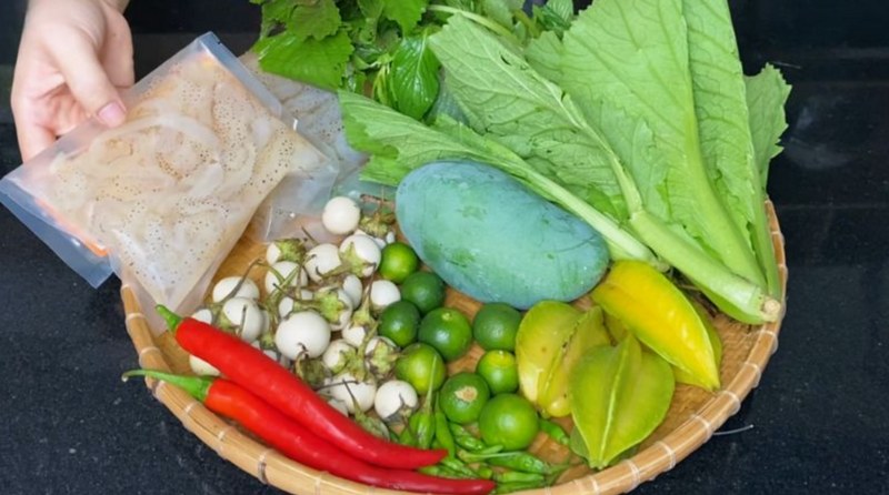 Nguyên liệu đầy đủ cho món sứa mắm nhĩ