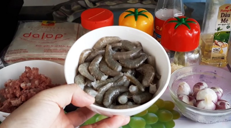 Cách làm chả ram tôm đất đúng kiểu Bình Định