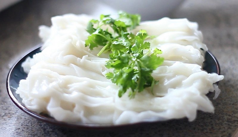 1 hộp bánh ướt bao nhiêu calo, 100g bánh ướt bao nhiêu calo?