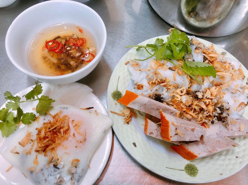 Bánh ướt chả lụa bao nhiêu calo?