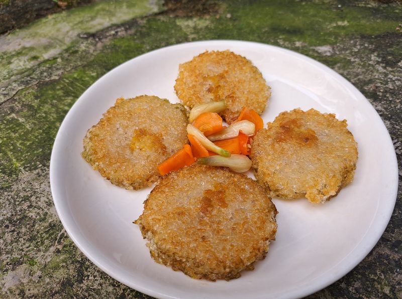 Bánh tét chiên bao nhiêu calo? Ăn nhiều có tăng cân không?