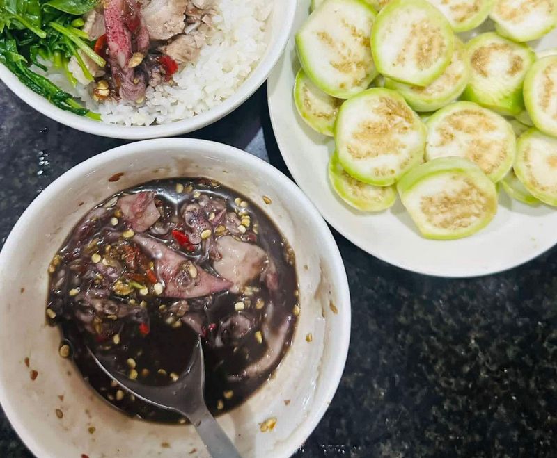 Bí quyết pha mắm mực ngon cho người mới thử
