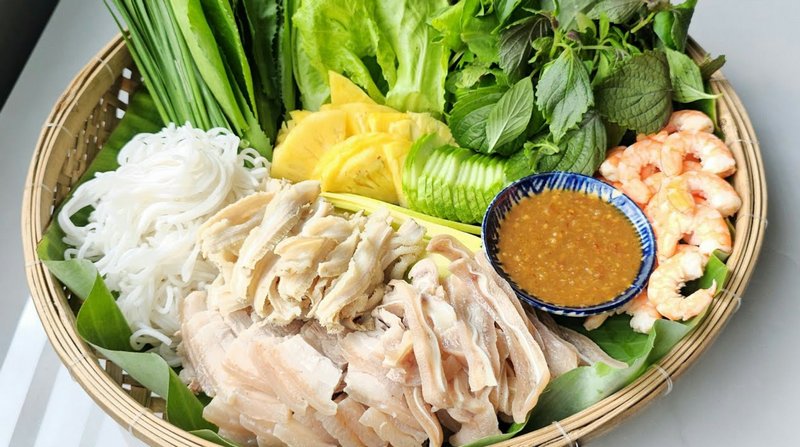 Mắm Nêm Làm Từ Cá Gì? Ăn Mắm Nêm Có Tốt Không?