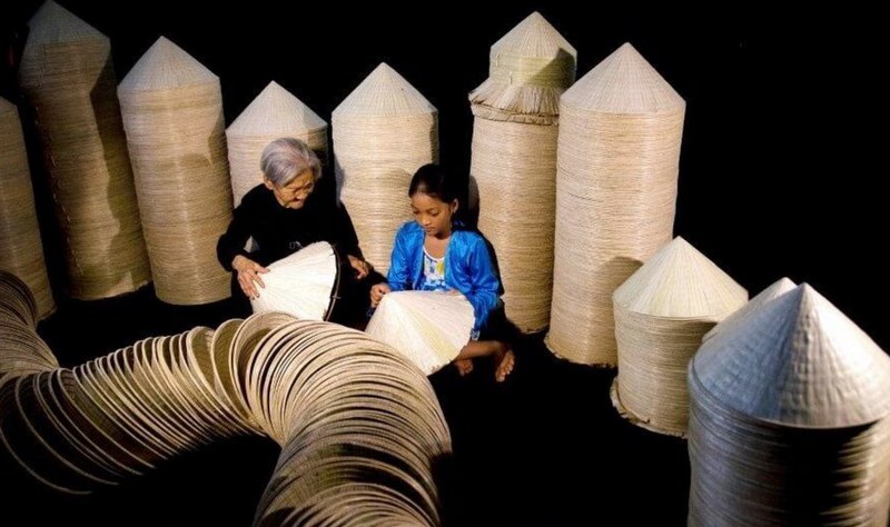 Sự phát triển của nón lá trong văn hóa thời đại mới